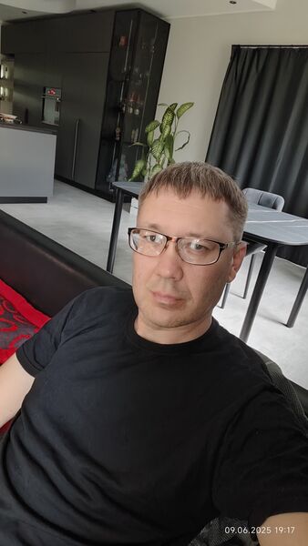  ,   Valentin, 45 ,   c 