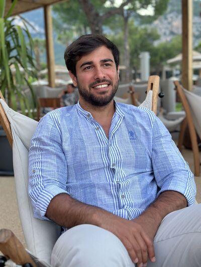  ,   Denis, 37 ,   ,   , c 