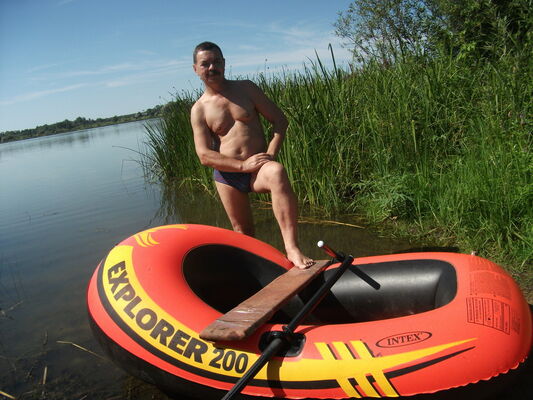  ,   Viktor, 67 ,     , c 