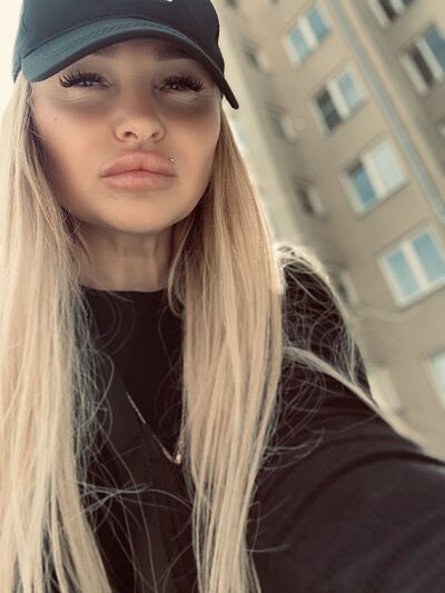 ,   Kristina, 40 ,   c 