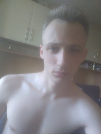  ,   Artur, 24 ,   