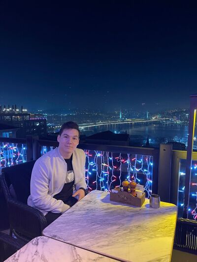 ,   Eziz, 25 ,   ,   , 