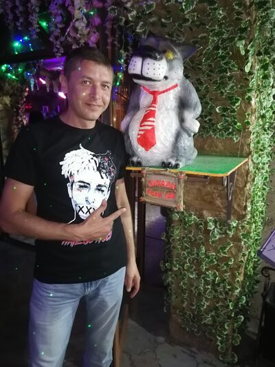  ,   Nik, 39 ,   ,   