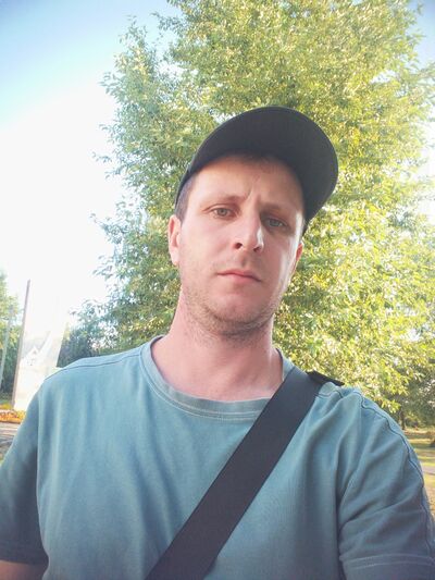  ,   Kostia, 37 ,   ,   