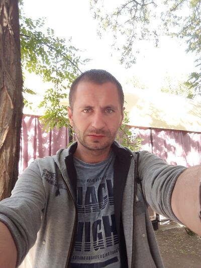  ,   Oleg, 40 ,   