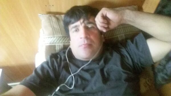  ,   Micha, 40 ,  