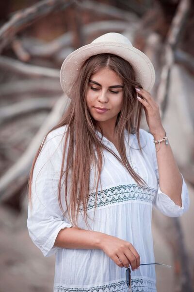  ,   Linda, 41 ,     , c 