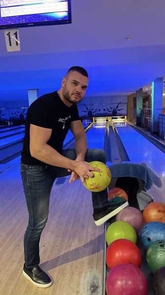  ,   Alex, 33 ,   ,   