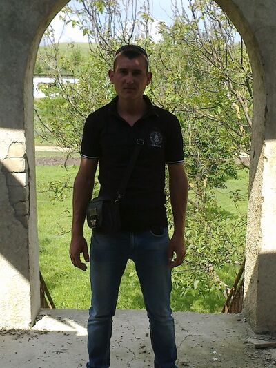  ,   Nikolae, 33 ,   