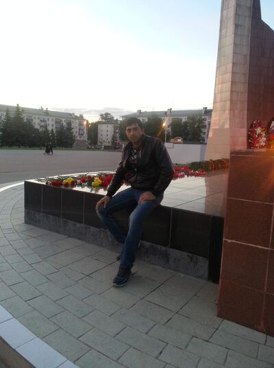  ,   Arman, 32 ,   ,   