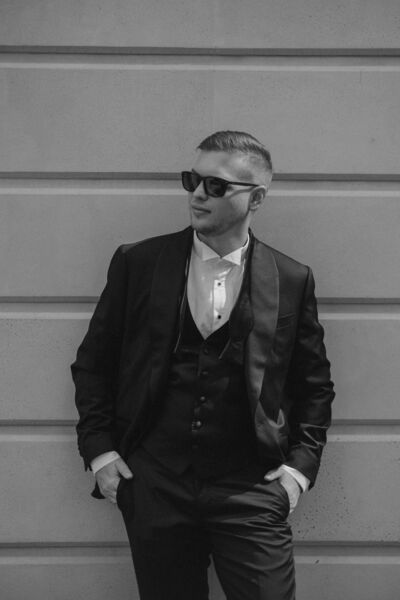  ,   Anton, 31 ,   ,   