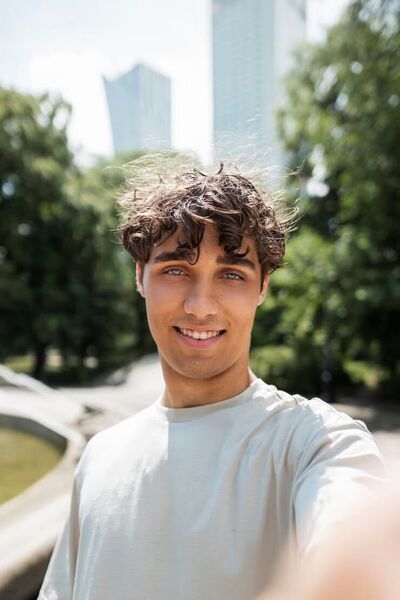  ,   Roberto, 25 ,   ,   