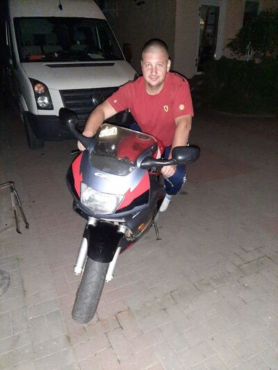  -,   Grek, 41 ,     , c 