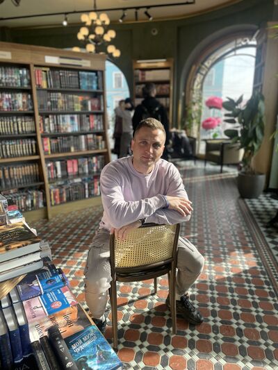  ,   Nikolas, 37 ,   ,   