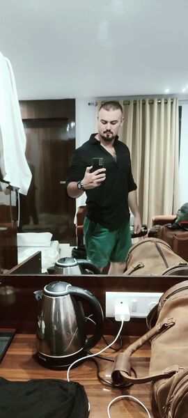  ,   Johnny, 33 ,   ,   