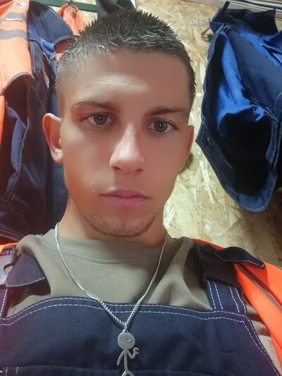  ,   Viktor, 24 ,   ,   