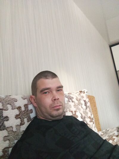  ,   Viktor, 33 ,   ,   