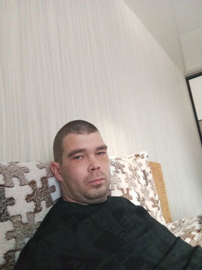  ,   Viktor, 32 ,   ,   