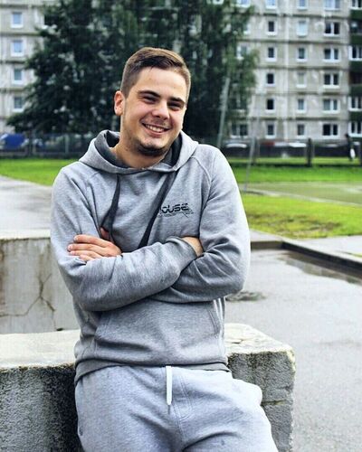  ,   Edvard, 27 ,   