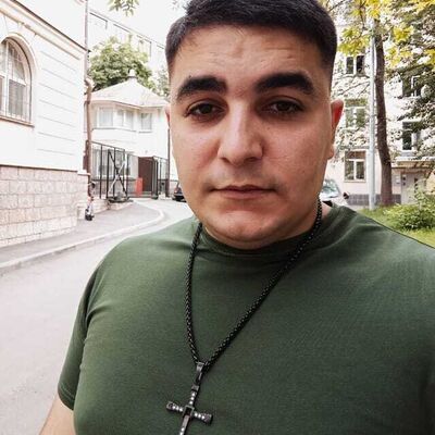  ,   Karen, 24 ,   c 