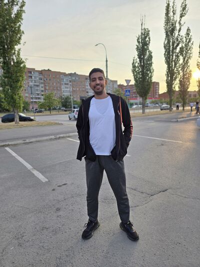  ,   Adam, 32 ,   ,   