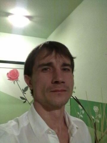  9318413  Vitalii, 45 ,    