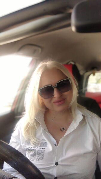  ,   Eva, 47 ,   c 