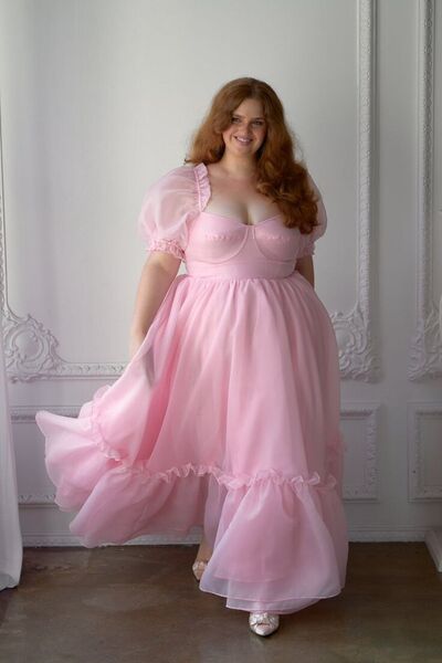 ,   Lili, 48 ,   ,   