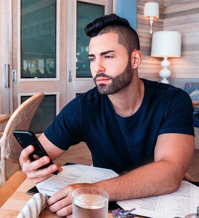  Frankfurt am Main,   ALEX WILLIAM, 39 ,   ,   , c 