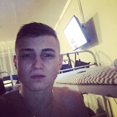  ,   Artem, 25 ,   