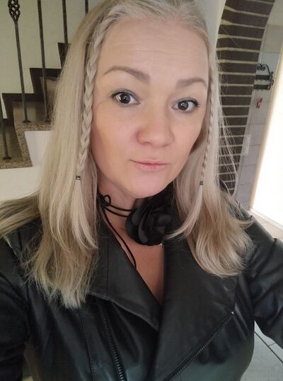  ,   Tanja, 40 ,   c 