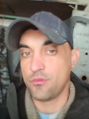  ,   Sergei, 37 ,   