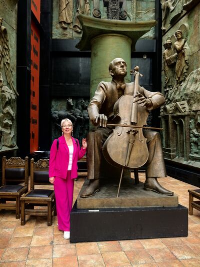  ,   Elena, 56 ,     , c 