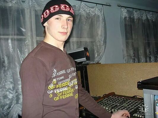  ,   Aleksandr, 33 ,   ,   , c 