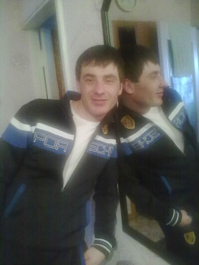  ,   Viktor, 38 ,   