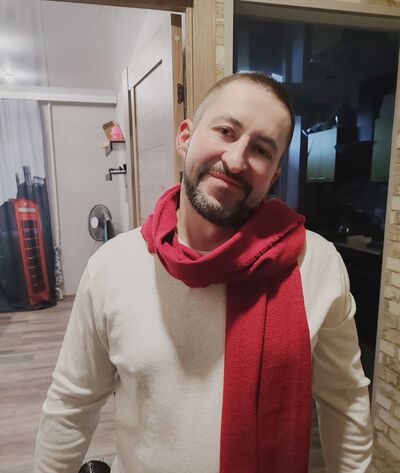  ,   Alex, 44 ,   ,   