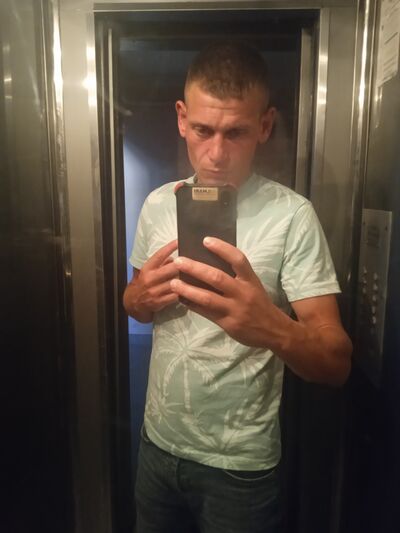  ,   Ionutz, 33 ,   ,   