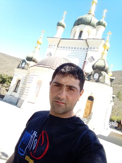  ,   Arman, 32 ,   ,   