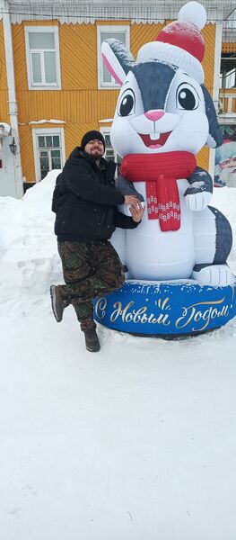  ,   Vladislav, 25 ,   ,   