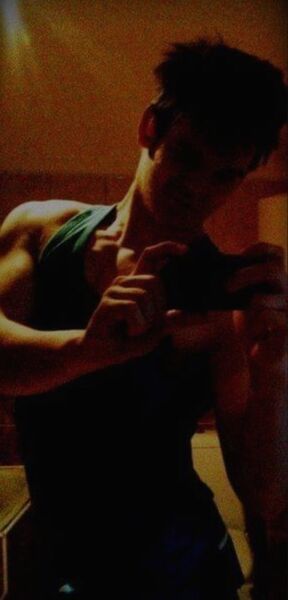  ,   Johnny, 28 ,   