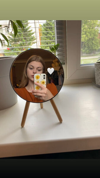  ,   Anna, 25 ,   ,   