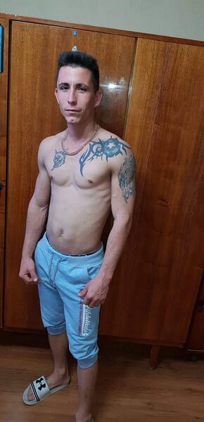  ,   Alejandro, 32 ,   ,   