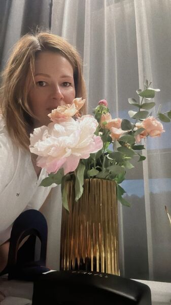  ,   Anastasia, 43 ,   ,   
