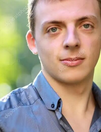  ,   Tomas, 35 ,     