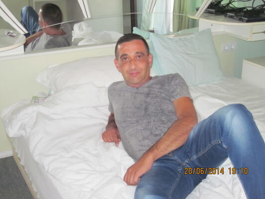   ,   Kutcar, 52 ,   