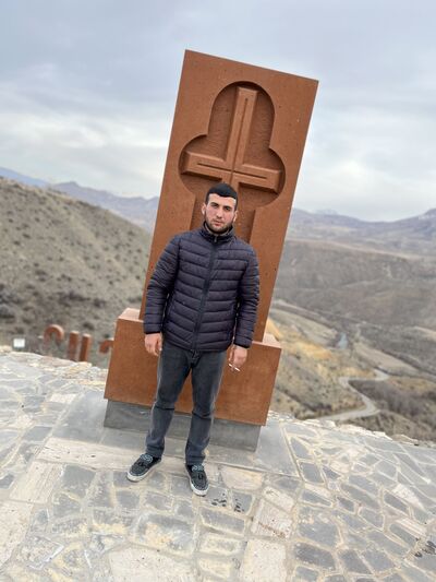  ,   Hovo , 27 ,   ,   