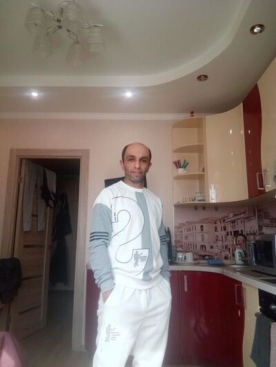  ,   Garik, 40 ,   ,   