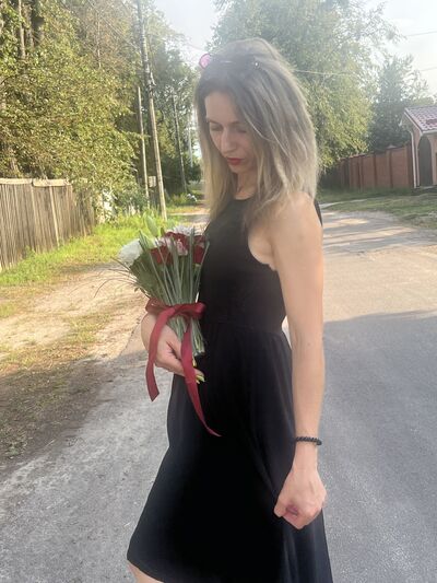  ,   Elena, 37 ,   ,   