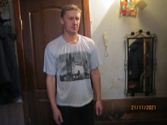  ,   Alex, 52 ,   