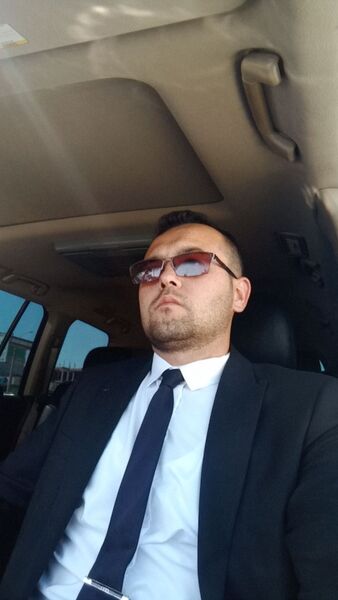  ,   Ali, 32 ,   ,   